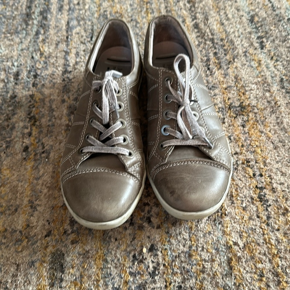 Josef swivel grey tennis shoes